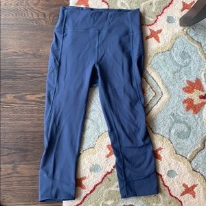 Blue lulu crop leggings!